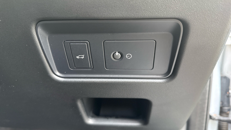 Land Rover Discovery 3.0 SDV6 HSE Luxury 5dr Auto Diesel Station Wagon